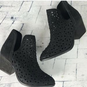 MUSSE & CLOUD ATHENA Cutout Leather Ankle Boots 8